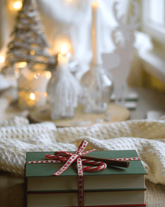 🎁 The Perfect Gift for Every Book Lover on Your List - NovelTeas